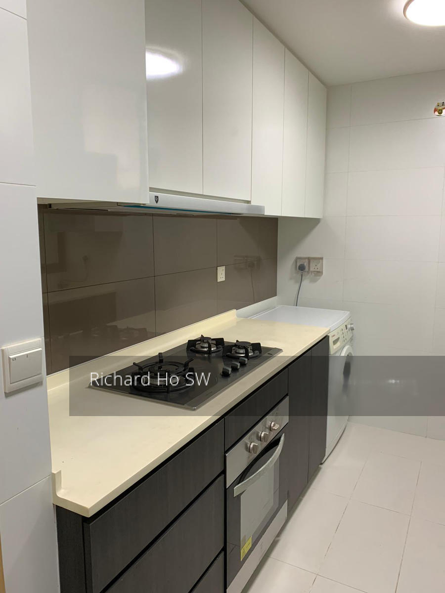Esparina Residences thumbnail photo